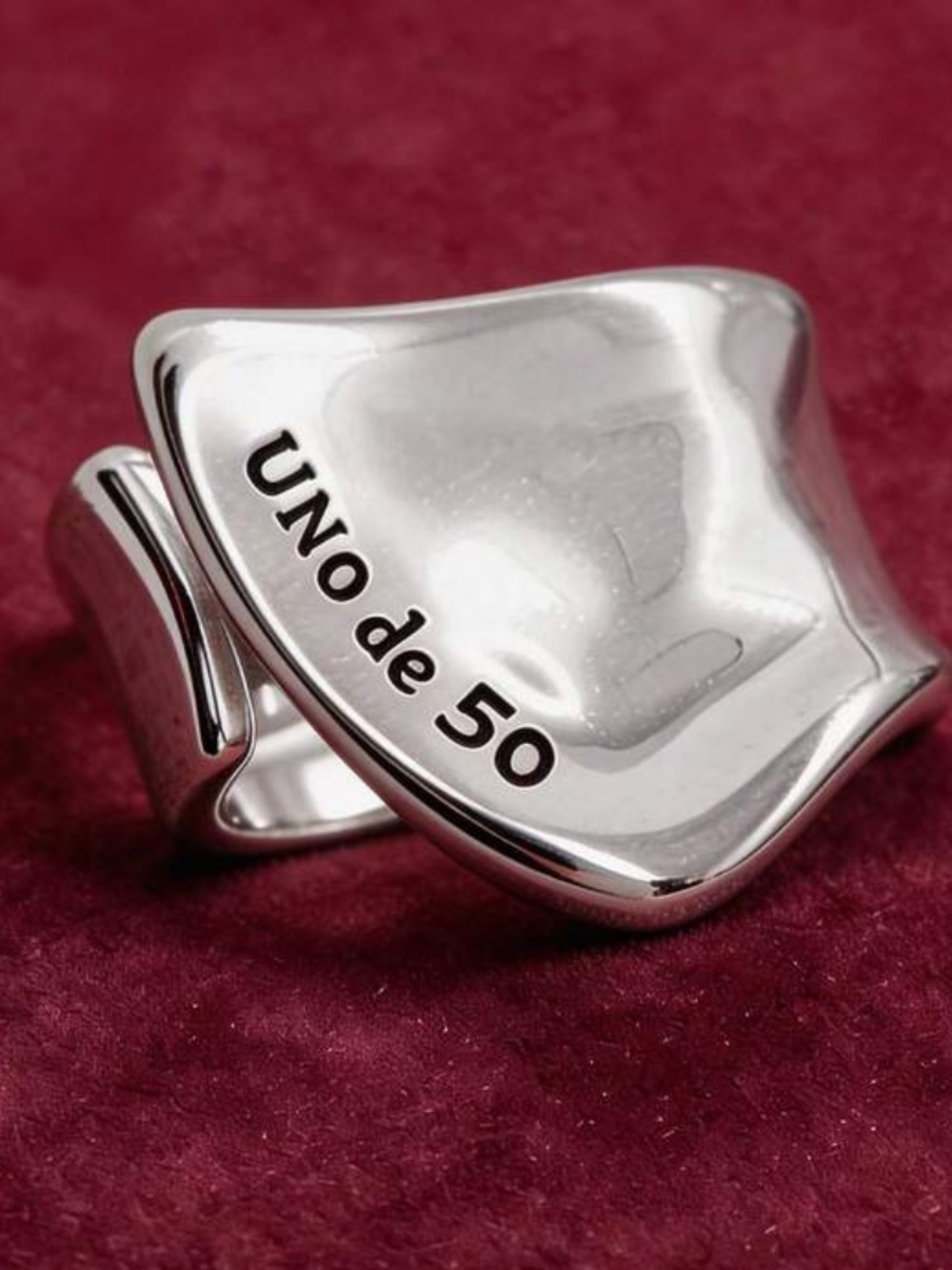 Silver Uno de 50 chunky ring.  New size 8. NO BOX OR BAG